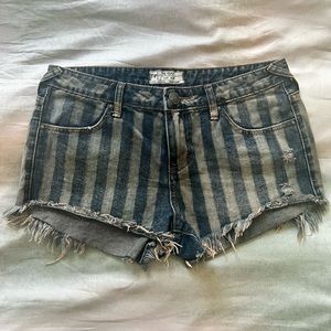 FREE PEOPLE  Womens Striped Cutoff Denim Shorts Size 28